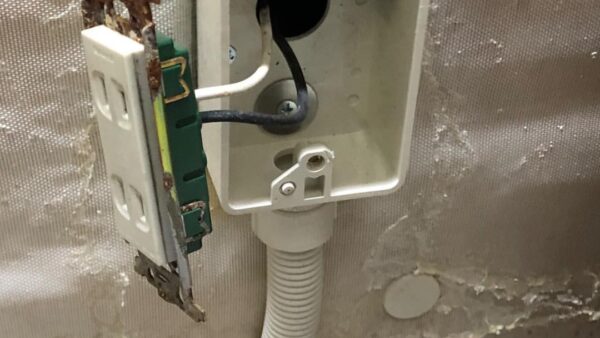凍結防止ヒーター用コンセント工事